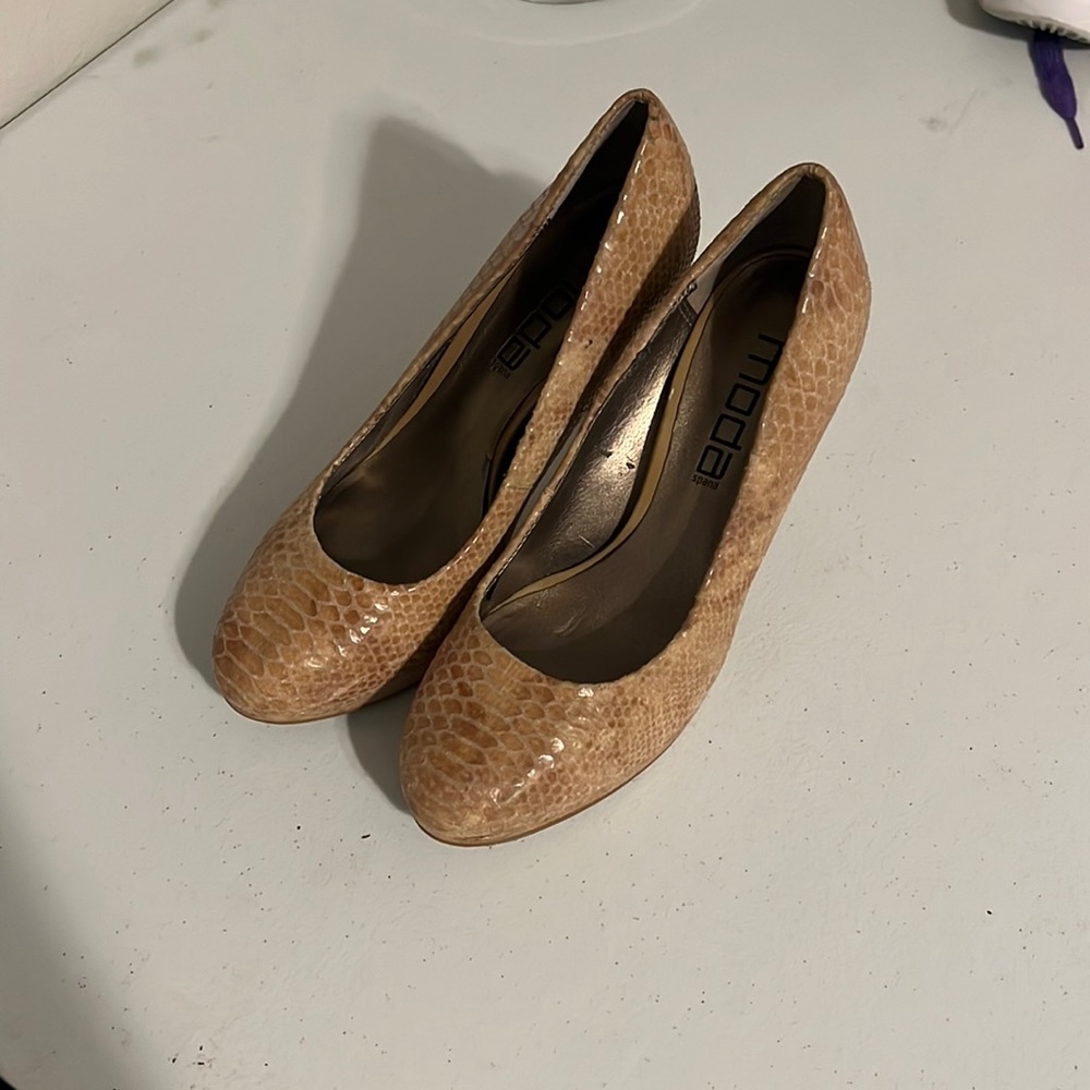 Moda Womens Faux Snakeskin Heels Size 7M